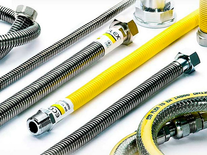 Как правильно подобрать гибкий шланг для воды и газа