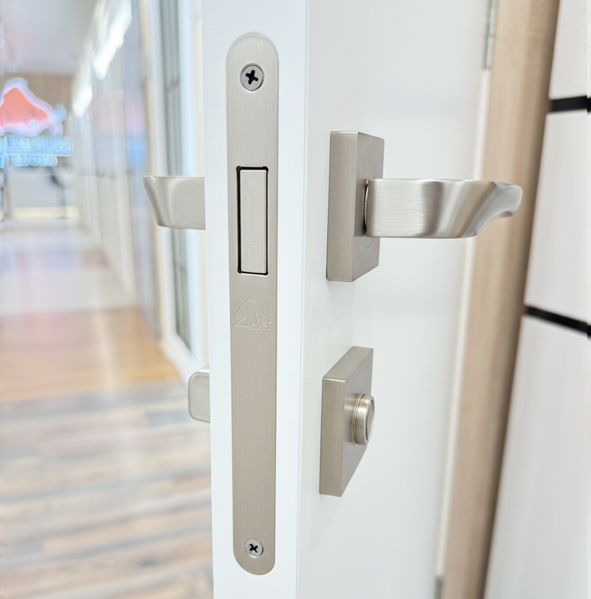 Защелка магнитная SKT-M96*50 S(серебристая) ответ пласт