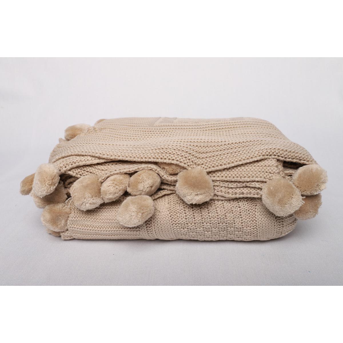 Плед с помпонами