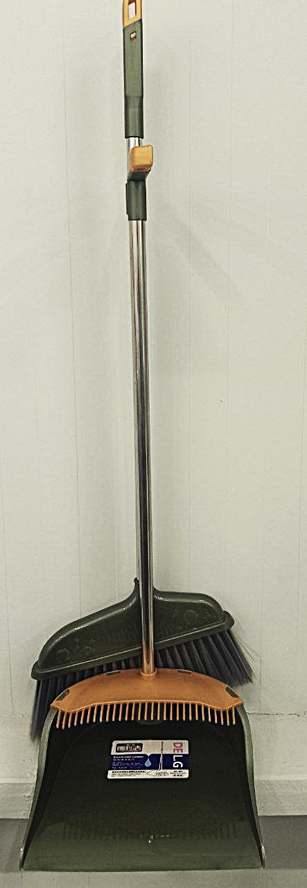 Совок + щетка для мусора 0128