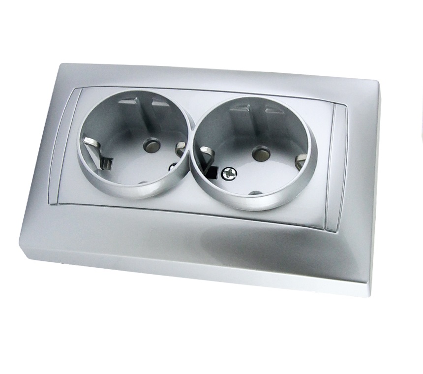 Розетка сереб.металлик двойная 2П+3 16А 250В с защ. шт. Лама TDM