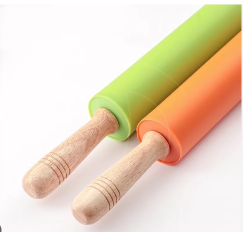 Скалка силиконовая с дер.ручками 213-17 L24см d6см