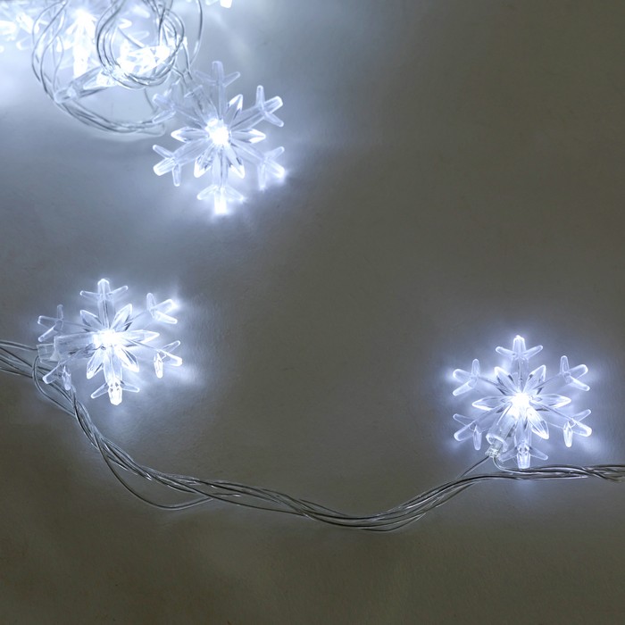 Гирлянда светодиодная - снежинки, свет теплый, 5,5м (25314-16) ТМ Global Christmas